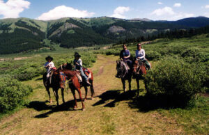 Trail to Eagles Nest Pass
